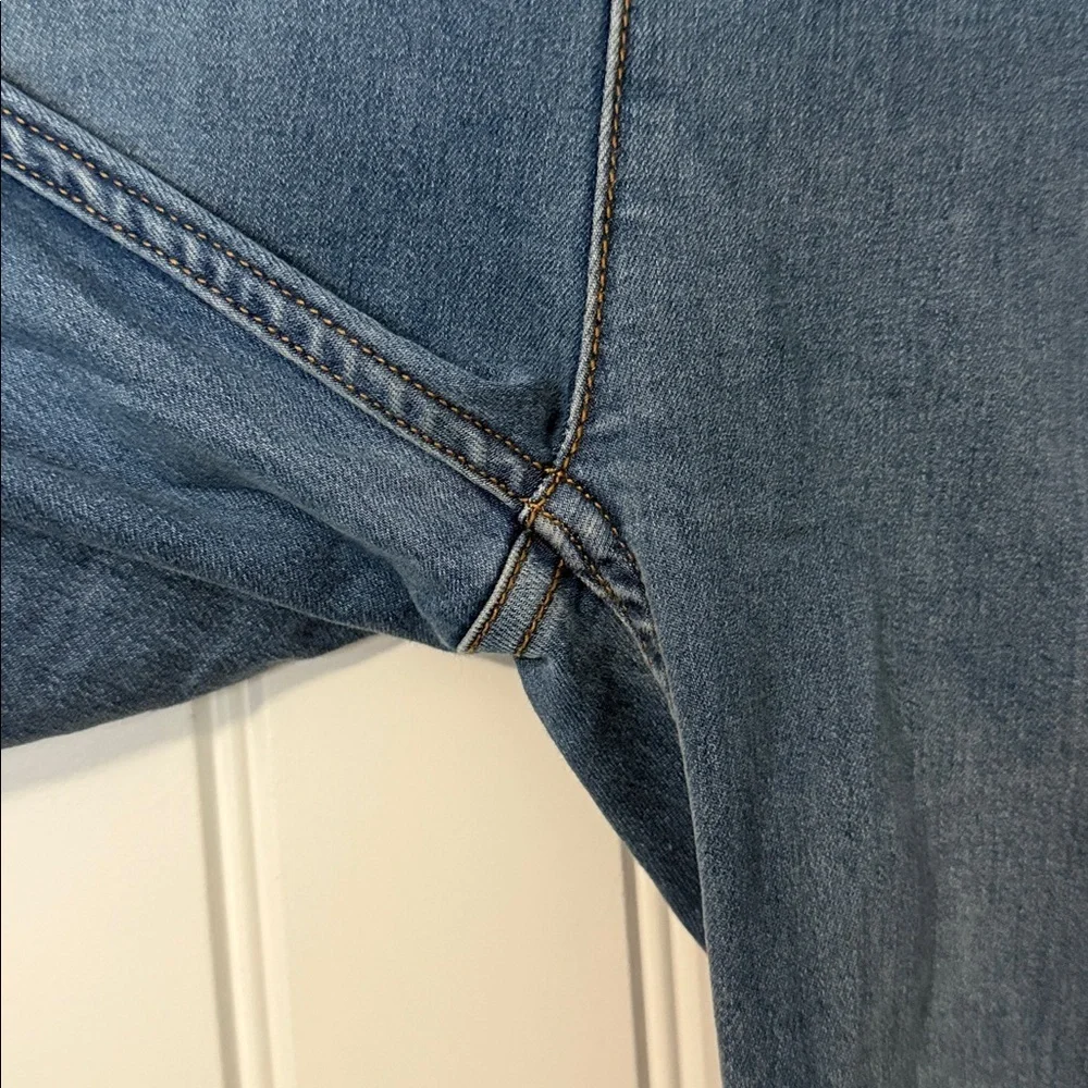 We The Free - Penny Pull-On Flare Jeans - Size 27 - Good Used Condition!! - Picture 4 of 8